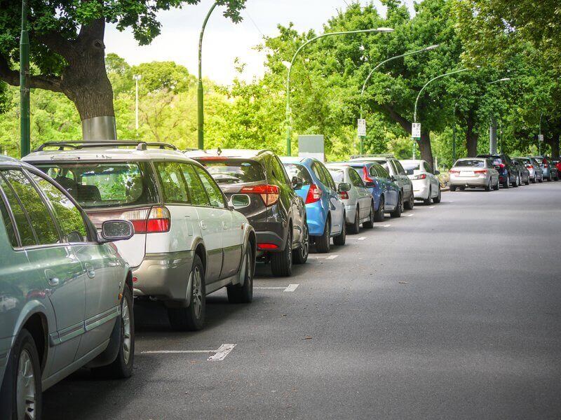 Как делать параллельную парковку: правила и рекомендации